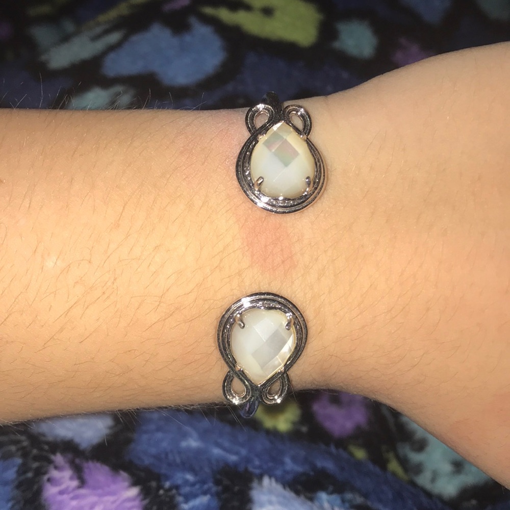 Kendra Scott bracelet
